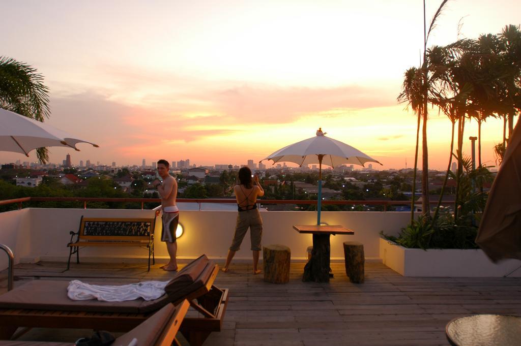 Bansabai Hostelling International Bangkok Extérieur photo