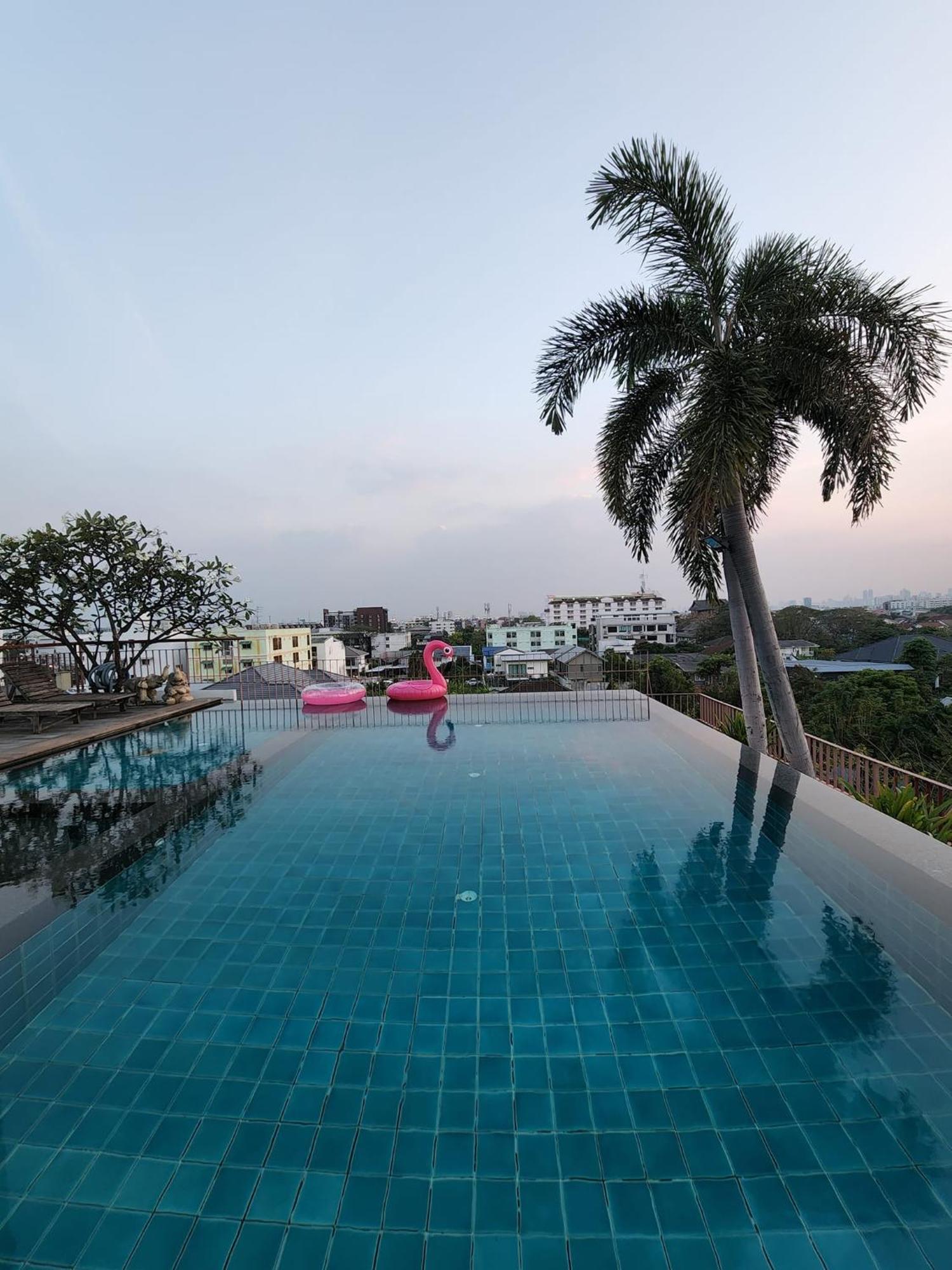 Bansabai Hostelling International Bangkok Extérieur photo