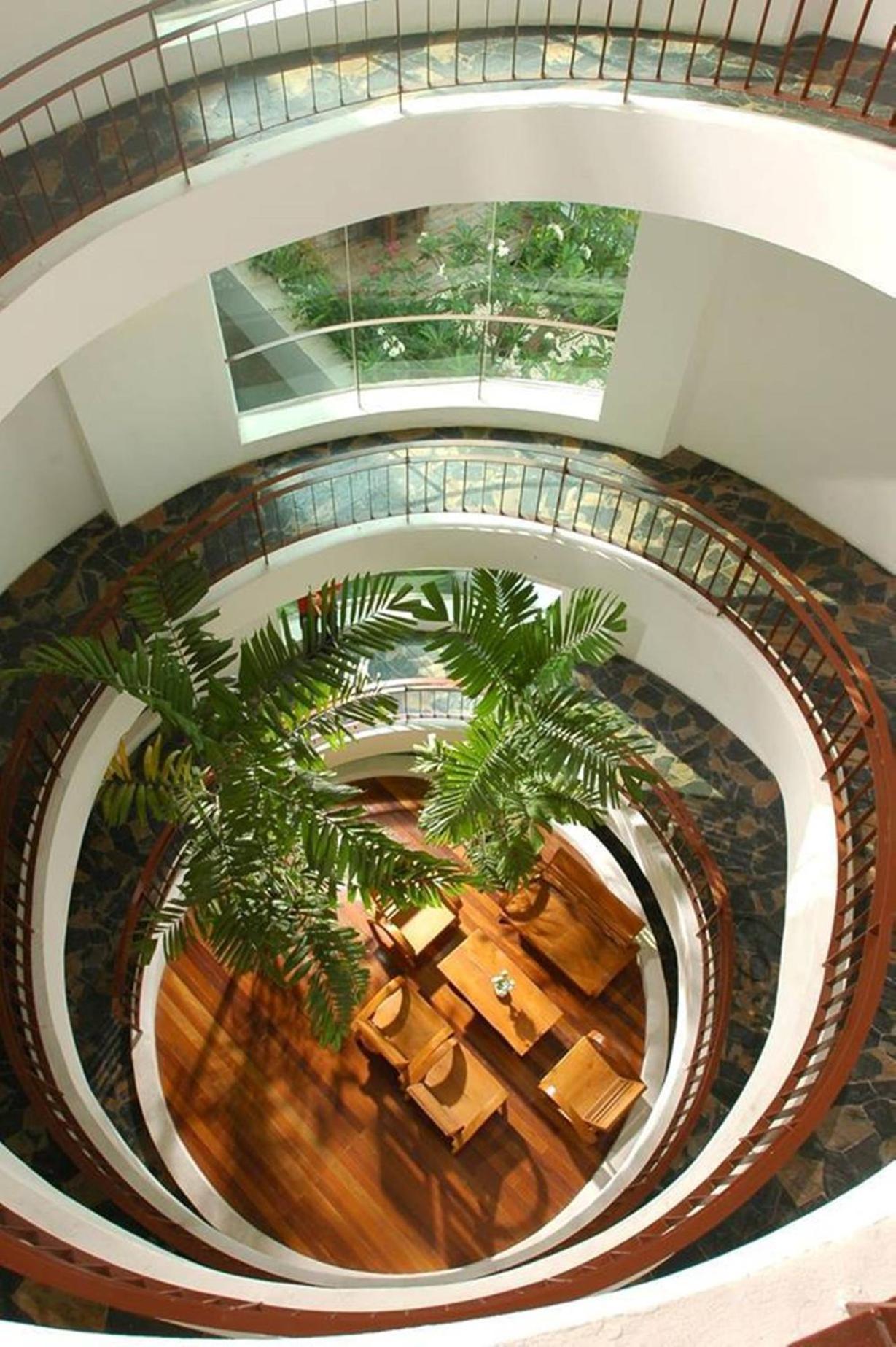 Bansabai Hostelling International Bangkok Extérieur photo