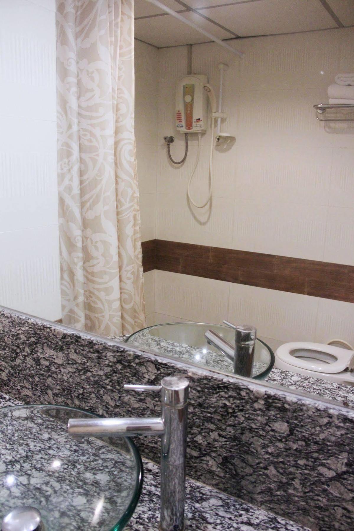 Bansabai Hostelling International Bangkok Extérieur photo